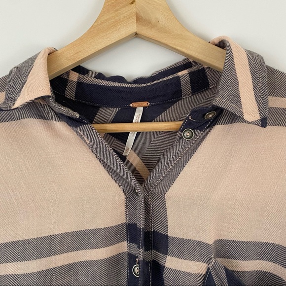 Women’s Plaid Button-Down Shirt - Blue & Cream - Picture 9 of 10